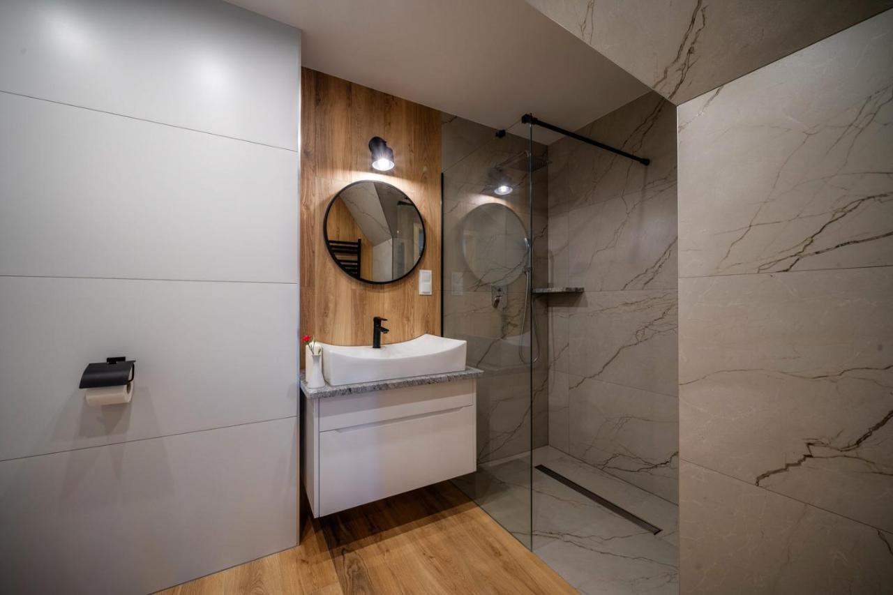 Aparthotel Rabian-Ski: Mountain Retreat with Heated Pool & Family Fun Bialka Tatrzanska Exterior photo
